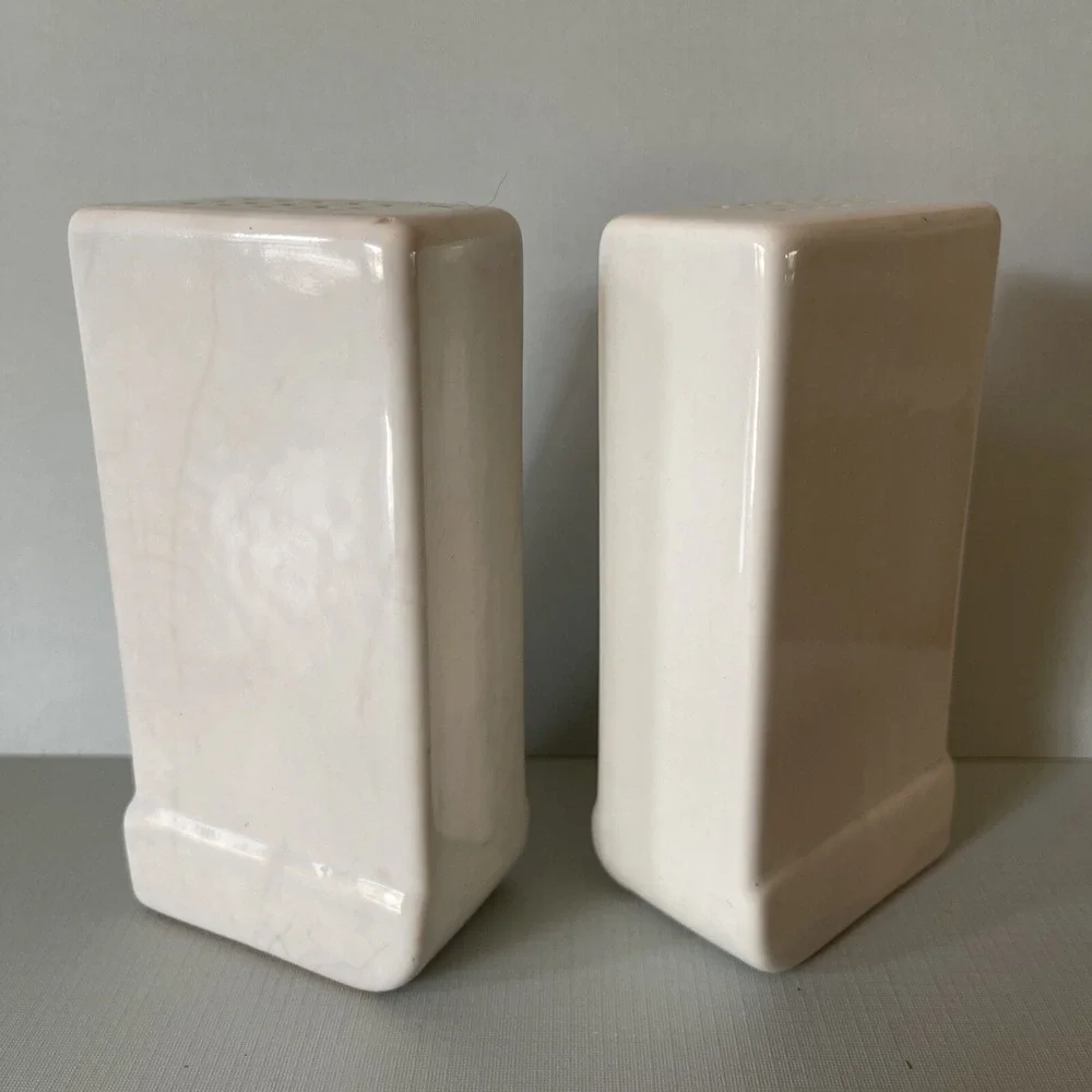 Vintage Art Deco Stove Range Top Ceramic Salt‎ Pepper Shakers Set w Corks AS IS